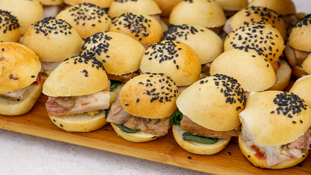Buffet salato con mini panini